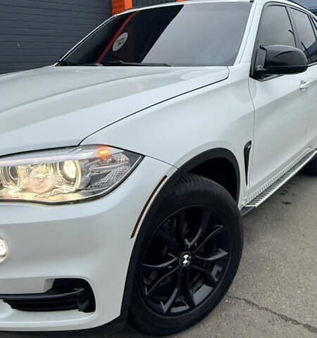 Белый БМВ Х5, объемом двигателя 3 л и пробегом 225 тыс. км за 28999 $, фото 8 на Automoto.ua