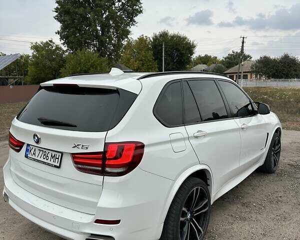 Белый БМВ Х5, объемом двигателя 2.98 л и пробегом 140 тыс. км за 23500 $, фото 5 на Automoto.ua