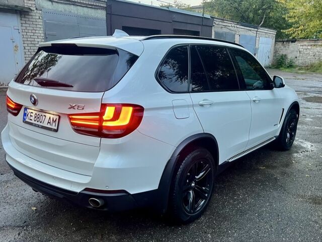 Белый БМВ Х5, объемом двигателя 3 л и пробегом 206 тыс. км за 29000 $, фото 9 на Automoto.ua