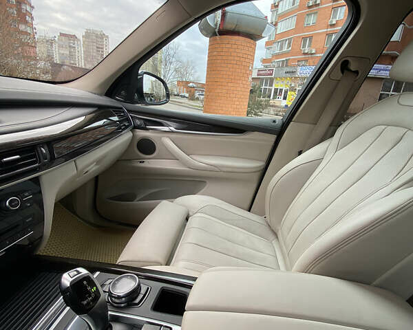 Білий БМВ Х5, об'ємом двигуна 2.99 л та пробігом 188 тис. км за 34800 $, фото 33 на Automoto.ua