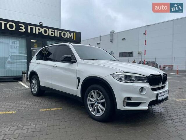 Белый БМВ Х5, объемом двигателя 2 л и пробегом 170 тыс. км за 23999 $, фото 1 на Automoto.ua