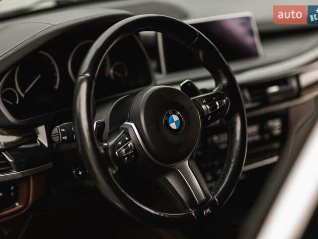 Белый БМВ Х5, объемом двигателя 4.39 л и пробегом 150 тыс. км за 26400 $, фото 5 на Automoto.ua