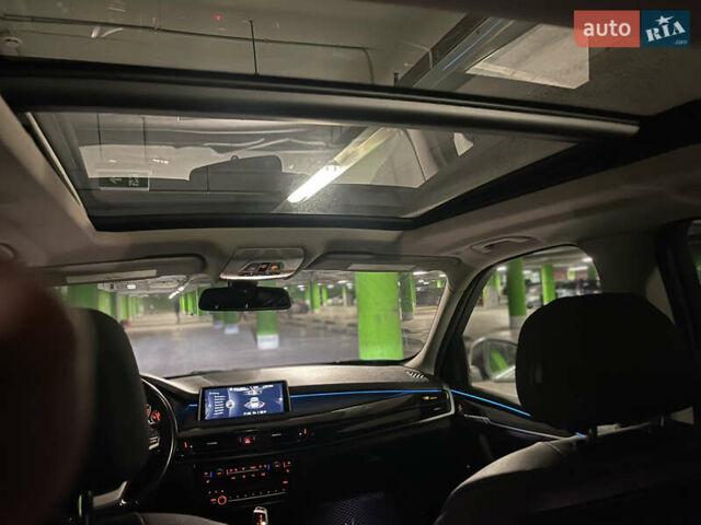 Белый БМВ Х5, объемом двигателя 3 л и пробегом 159 тыс. км за 25000 $, фото 14 на Automoto.ua