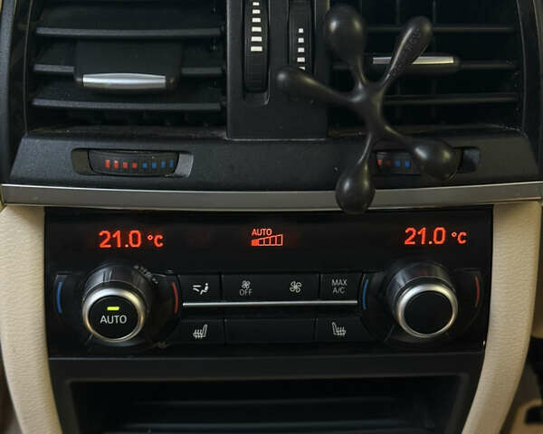 Белый БМВ Х5, объемом двигателя 2.98 л и пробегом 218 тыс. км за 21700 $, фото 12 на Automoto.ua