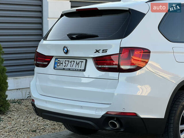 Белый БМВ Х5, объемом двигателя 2 л и пробегом 169 тыс. км за 23800 $, фото 78 на Automoto.ua