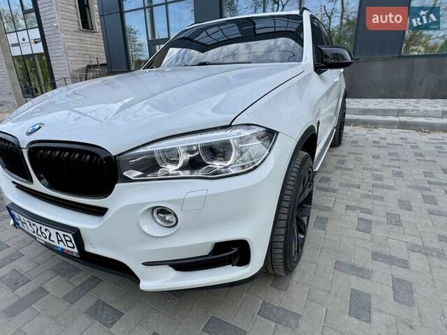 Білий БМВ Х5, об'ємом двигуна 2.99 л та пробігом 162 тис. км за 34300 $, фото 11 на Automoto.ua