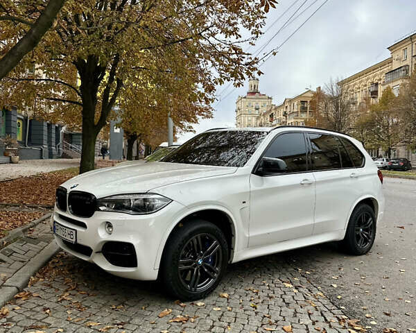 Белый БМВ Х5, объемом двигателя 3 л и пробегом 263 тыс. км за 35900 $, фото 48 на Automoto.ua
