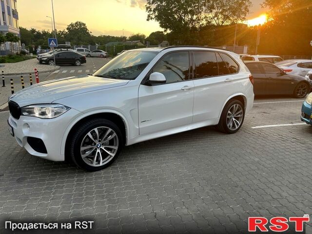 Белый БМВ Х5, объемом двигателя 3 л и пробегом 270 тыс. км за 27999 $, фото 1 на Automoto.ua