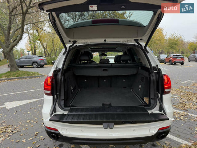 Белый БМВ Х5, объемом двигателя 3 л и пробегом 287 тыс. км за 23999 $, фото 45 на Automoto.ua