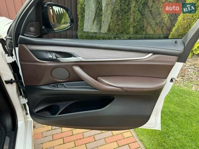 Білий БМВ Х5, об'ємом двигуна 2.99 л та пробігом 185 тис. км за 35500 $, фото 51 на Automoto.ua