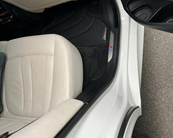 Білий БМВ Х5, об'ємом двигуна 3 л та пробігом 102 тис. км за 25500 $, фото 16 на Automoto.ua