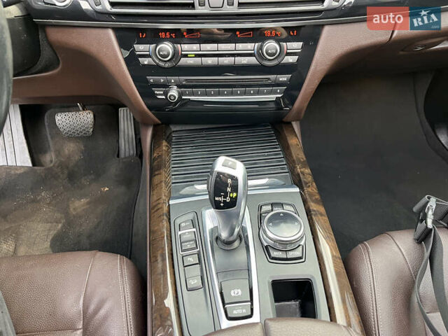 Белый БМВ Х5, объемом двигателя 3 л и пробегом 302 тыс. км за 18300 $, фото 7 на Automoto.ua