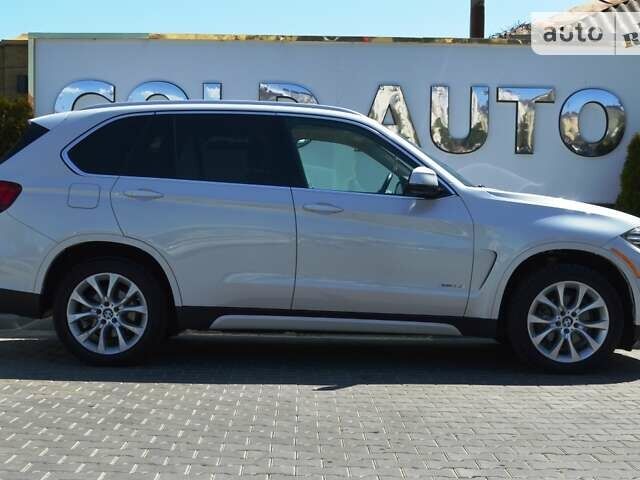 Белый БМВ Х5, объемом двигателя 3 л и пробегом 175 тыс. км за 21900 $, фото 13 на Automoto.ua