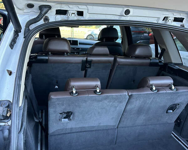 Белый БМВ Х5, объемом двигателя 2.98 л и пробегом 269 тыс. км за 18500 $, фото 13 на Automoto.ua