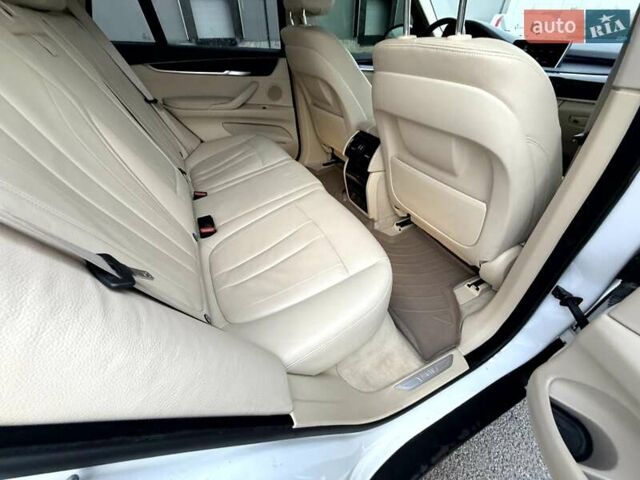 Білий БМВ Х5, об'ємом двигуна 3 л та пробігом 118 тис. км за 23990 $, фото 69 на Automoto.ua