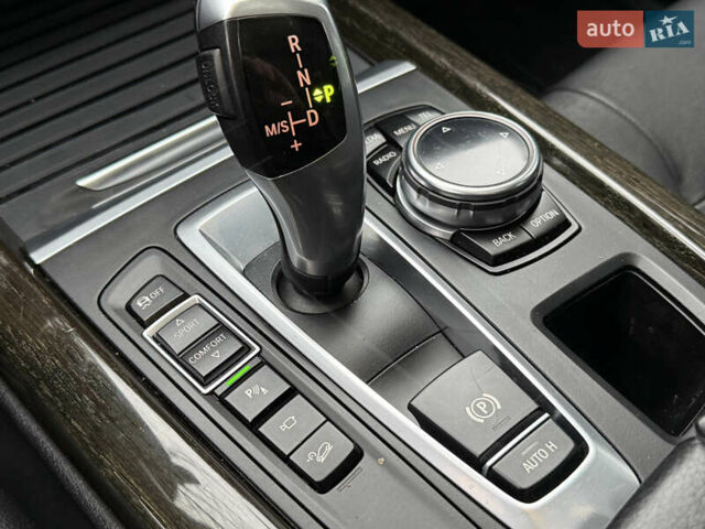 Белый БМВ Х5, объемом двигателя 3 л и пробегом 287 тыс. км за 23999 $, фото 33 на Automoto.ua