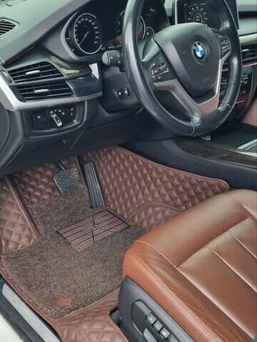 Белый БМВ Х5, объемом двигателя 2.98 л и пробегом 184 тыс. км за 22000 $, фото 14 на Automoto.ua