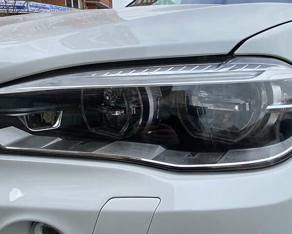 Білий БМВ Х5, об'ємом двигуна 2.99 л та пробігом 188 тис. км за 34800 $, фото 11 на Automoto.ua