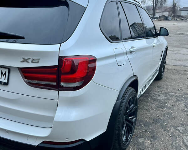 Белый БМВ Х5, объемом двигателя 2.99 л и пробегом 187 тыс. км за 25500 $, фото 13 на Automoto.ua