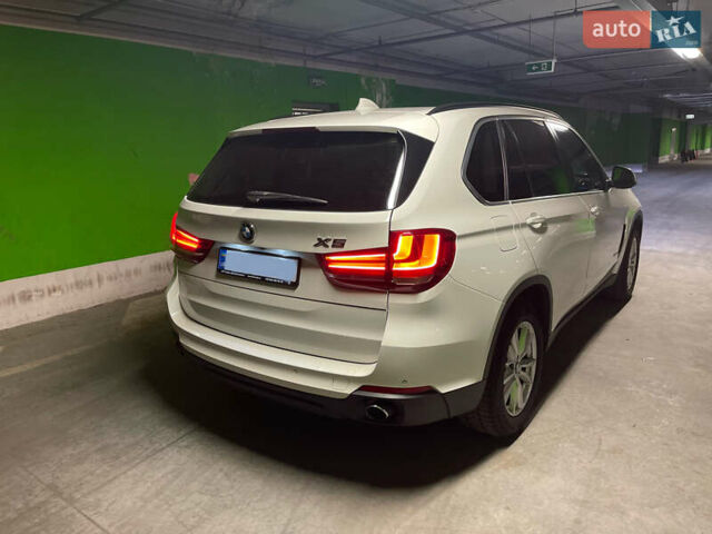 Белый БМВ Х5, объемом двигателя 3 л и пробегом 159 тыс. км за 25000 $, фото 2 на Automoto.ua