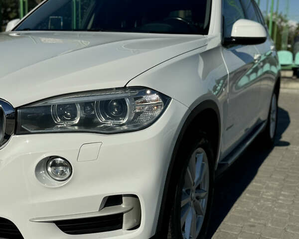 Белый БМВ Х5, объемом двигателя 2.98 л и пробегом 159 тыс. км за 20300 $, фото 31 на Automoto.ua