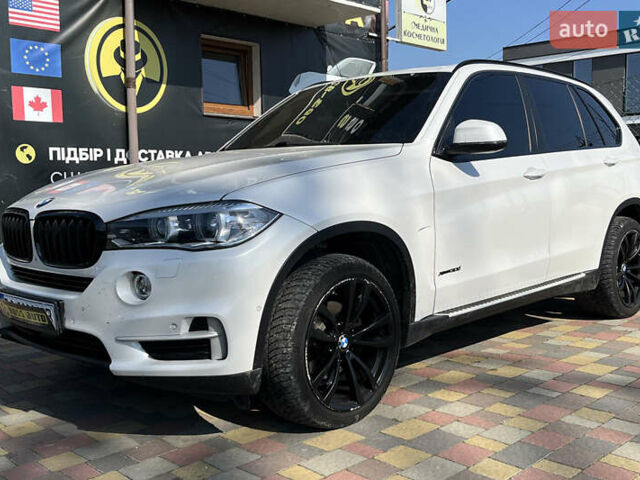 Белый БМВ Х5, объемом двигателя 2.99 л и пробегом 297 тыс. км за 29999 $, фото 2 на Automoto.ua