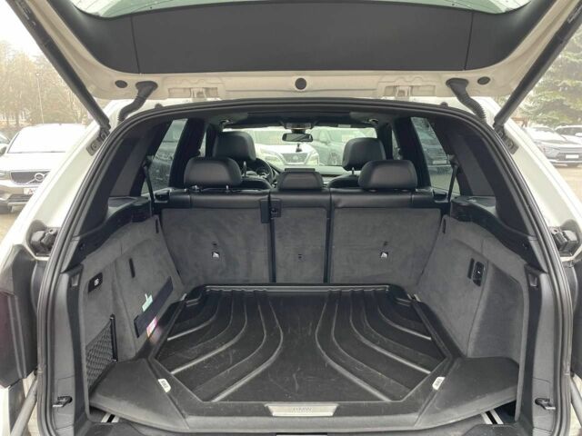 Белый БМВ Х5, объемом двигателя 3 л и пробегом 289 тыс. км за 26400 $, фото 23 на Automoto.ua