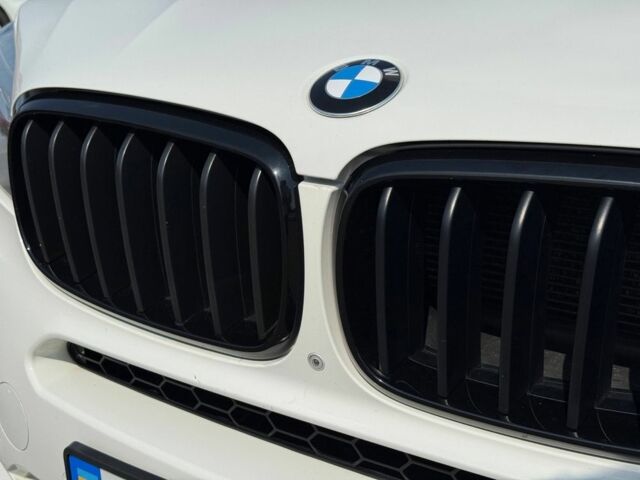 Білий БМВ Х5, об'ємом двигуна 3 л та пробігом 288 тис. км за 26666 $, фото 3 на Automoto.ua