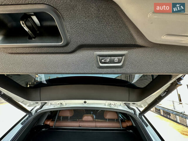 Белый БМВ Х5, объемом двигателя 2.99 л и пробегом 275 тыс. км за 25500 $, фото 23 на Automoto.ua