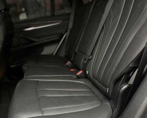 Белый БМВ Х5, объемом двигателя 2.99 л и пробегом 143 тыс. км за 34500 $, фото 11 на Automoto.ua