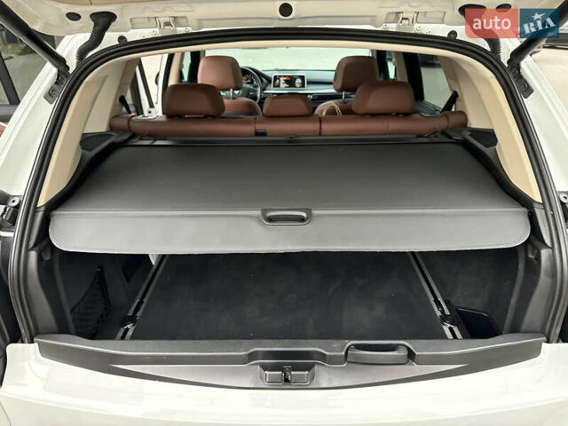 Білий БМВ Х5, об'ємом двигуна 3 л та пробігом 186 тис. км за 22600 $, фото 16 на Automoto.ua