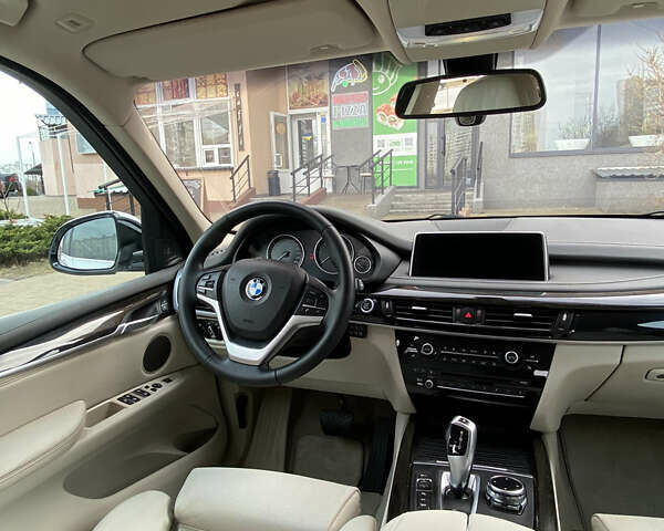 Білий БМВ Х5, об'ємом двигуна 2.99 л та пробігом 188 тис. км за 34800 $, фото 14 на Automoto.ua