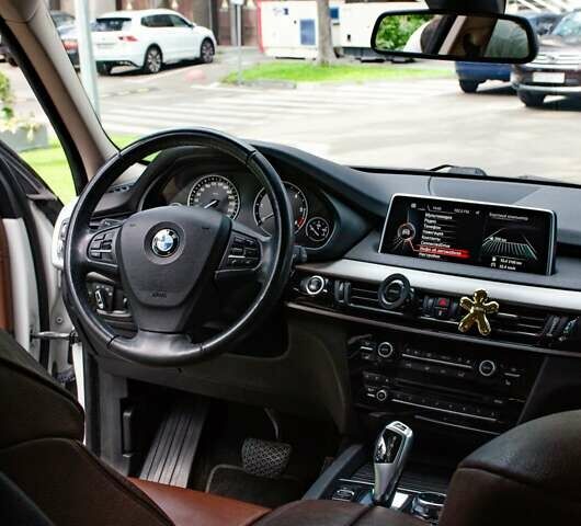 Белый БМВ Х5, объемом двигателя 2 л и пробегом 267 тыс. км за 23500 $, фото 12 на Automoto.ua