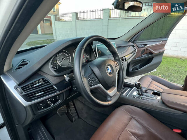 Белый БМВ Х5, объемом двигателя 2 л и пробегом 169 тыс. км за 23800 $, фото 90 на Automoto.ua