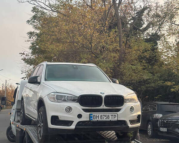 Білий БМВ Х5, об'ємом двигуна 4.39 л та пробігом 158 тис. км за 13000 $, фото 1 на Automoto.ua
