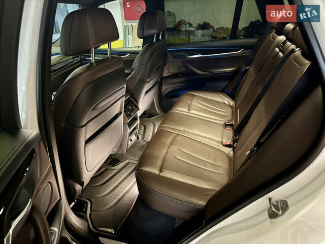 Білий БМВ Х5, об'ємом двигуна 3 л та пробігом 180 тис. км за 35000 $, фото 44 на Automoto.ua