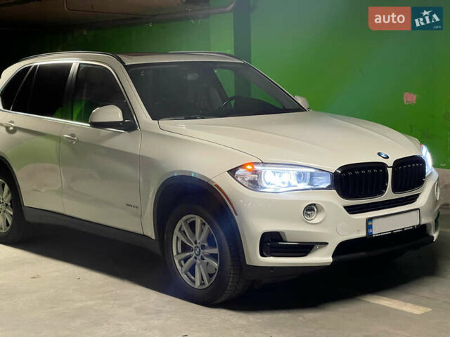 Белый БМВ Х5, объемом двигателя 3 л и пробегом 159 тыс. км за 25000 $, фото 1 на Automoto.ua