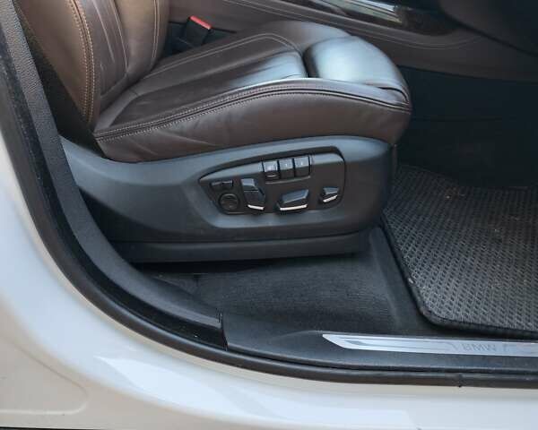 Белый БМВ Х5, объемом двигателя 3 л и пробегом 85 тыс. км за 25000 $, фото 15 на Automoto.ua