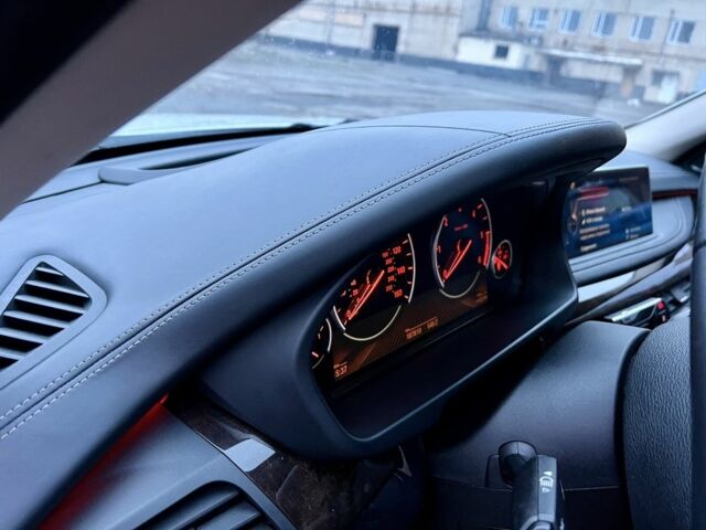 Белый БМВ Х5, объемом двигателя 3 л и пробегом 206 тыс. км за 29000 $, фото 2 на Automoto.ua