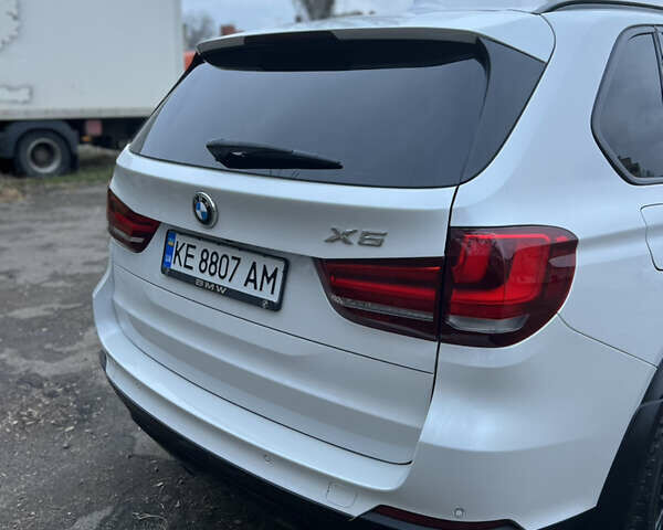 Белый БМВ Х5, объемом двигателя 2.99 л и пробегом 187 тыс. км за 25500 $, фото 14 на Automoto.ua