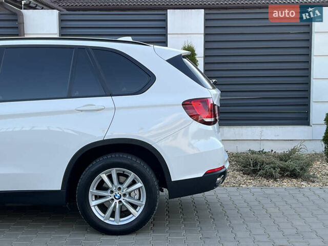 Белый БМВ Х5, объемом двигателя 2 л и пробегом 169 тыс. км за 23800 $, фото 44 на Automoto.ua