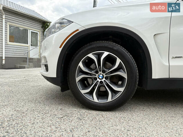 Білий БМВ Х5, об'ємом двигуна 2.98 л та пробігом 232 тис. км за 21500 $, фото 3 на Automoto.ua