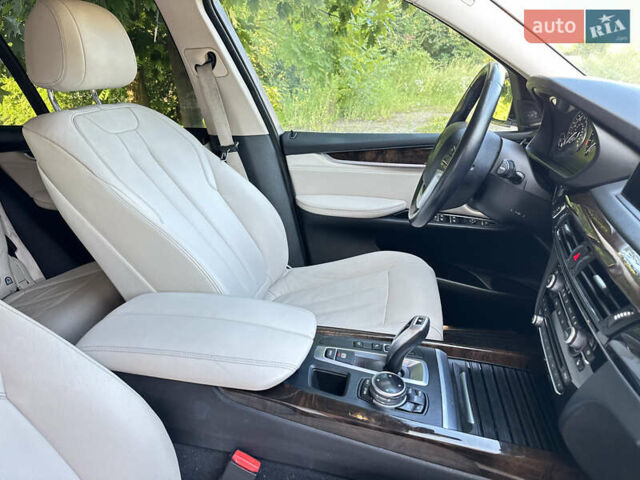 Белый БМВ Х5, объемом двигателя 2.98 л и пробегом 245 тыс. км за 17699 $, фото 20 на Automoto.ua