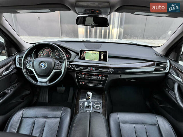 Белый БМВ Х5, объемом двигателя 3 л и пробегом 208 тыс. км за 21990 $, фото 1 на Automoto.ua