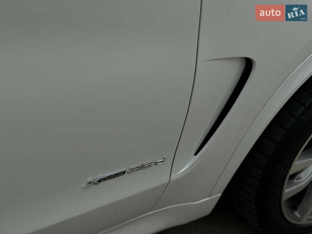 Белый БМВ Х5, объемом двигателя 3 л и пробегом 308 тыс. км за 27999 $, фото 14 на Automoto.ua