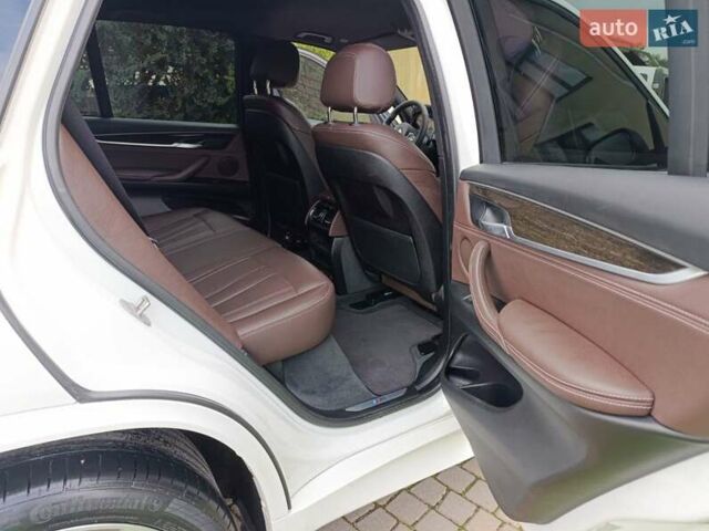 Білий БМВ Х5, об'ємом двигуна 2 л та пробігом 170 тис. км за 28900 $, фото 25 на Automoto.ua