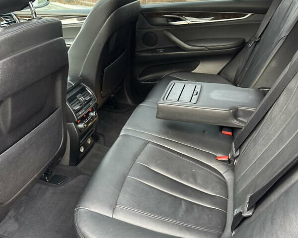 Белый БМВ Х5, объемом двигателя 2.98 л и пробегом 209 тыс. км за 17950 $, фото 16 на Automoto.ua