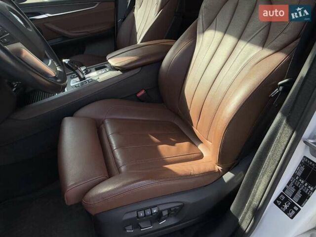 Белый БМВ Х5, объемом двигателя 2.99 л и пробегом 176 тыс. км за 31500 $, фото 20 на Automoto.ua