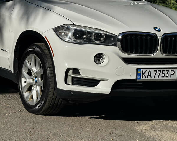Білий БМВ Х5, об'ємом двигуна 2.98 л та пробігом 204 тис. км за 25000 $, фото 2 на Automoto.ua