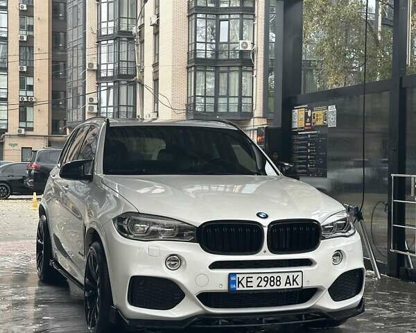 Білий БМВ Х5, об'ємом двигуна 3 л та пробігом 114 тис. км за 25000 $, фото 24 на Automoto.ua